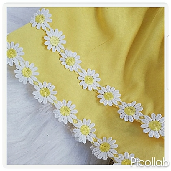 Yellow Soldana Off-Shoulder blouse - Picture 3 of 5